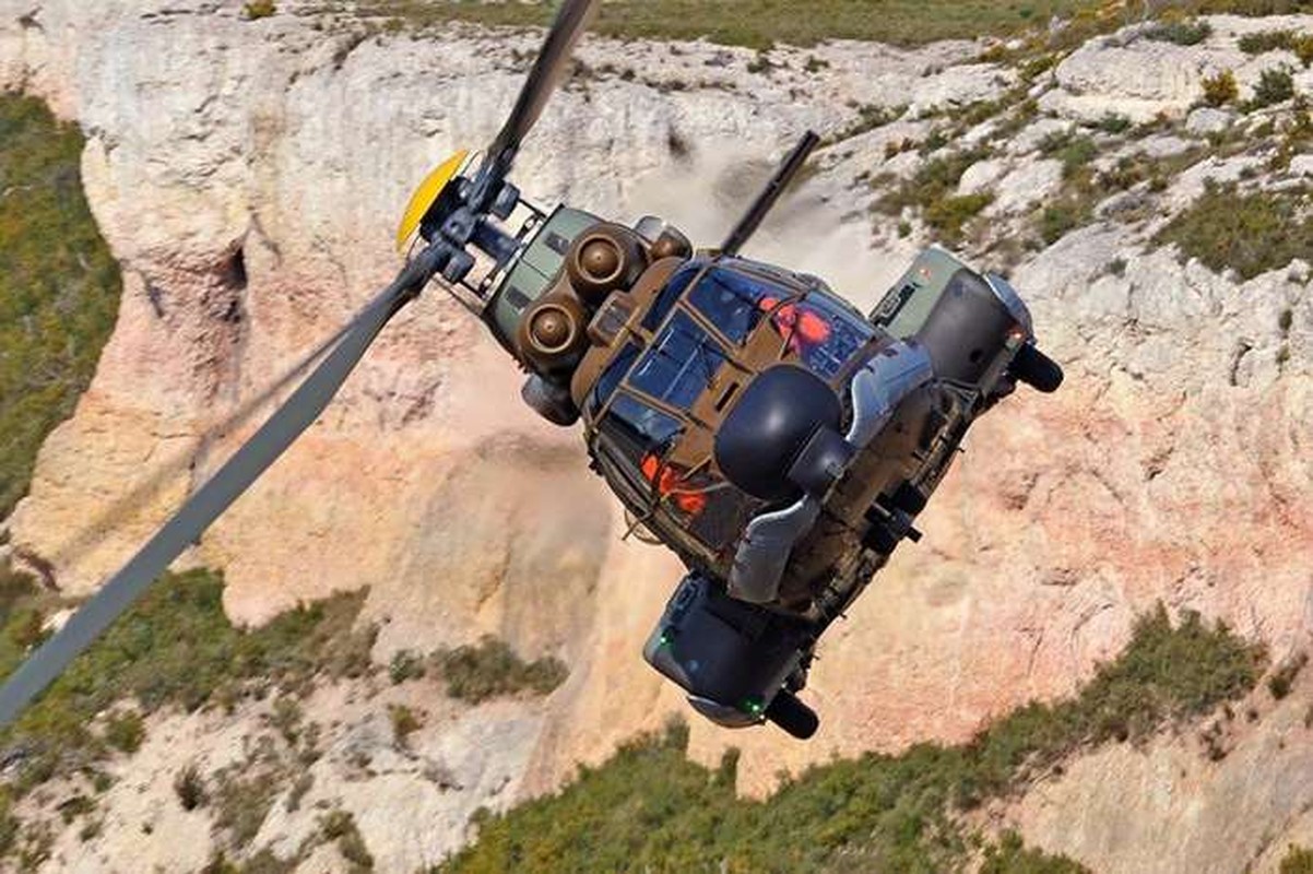 Eurocopter AS332: &quot;Ngua tho&quot; giup chau Au danh bai UH-60 cua My-Hinh-3